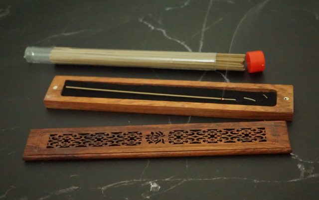 nhang trầm hương không tăm