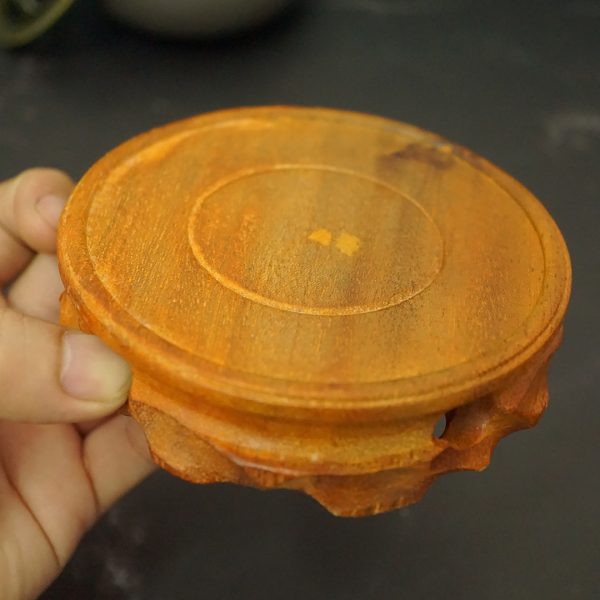 đế gỗ đặt lư xông trầm 2